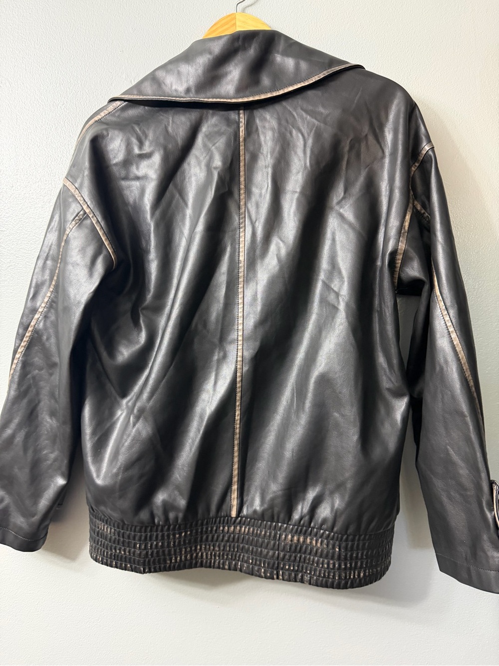 Avec les filles faux leather cropped trench jacket in black - Picture 4 of 5